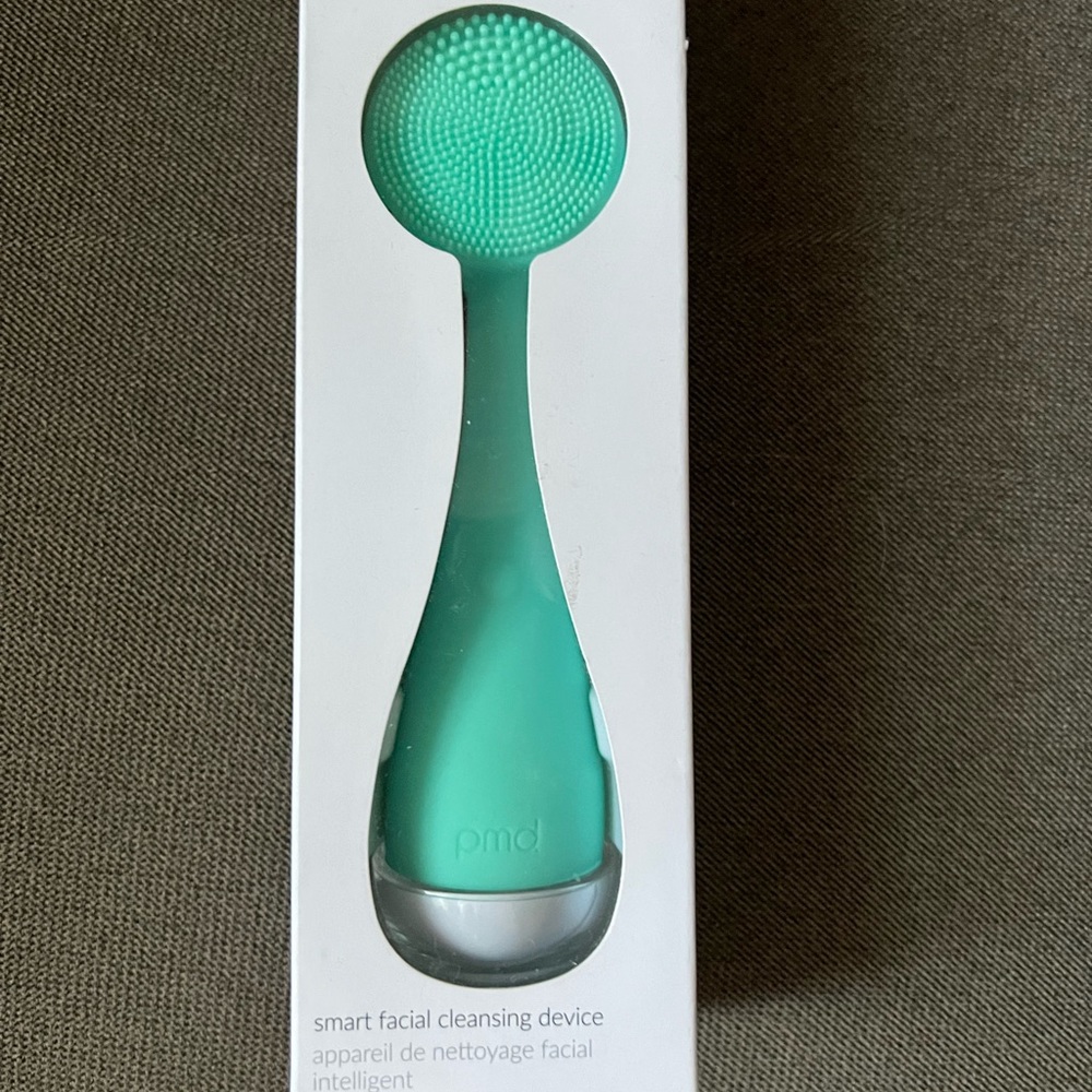PMD Clean Smart Facial Cleansing Device